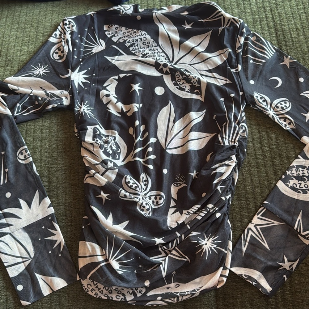 NWT Farm Rio Cerrado Sky Printed Mesh Ruched Mock Neck Long Sleeve Top - Picture 5 of 6